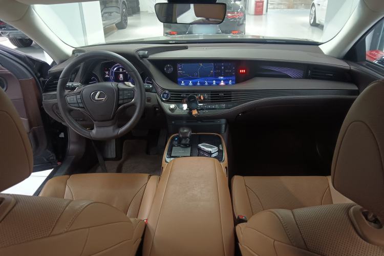 Used Lexus LS 2020 500h Excellence Edition China VI standard Center Console