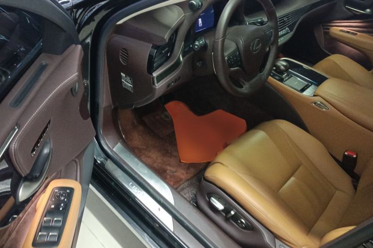 Used Lexus LS 2020 500h Excellence Edition China VI standard Driver Seat