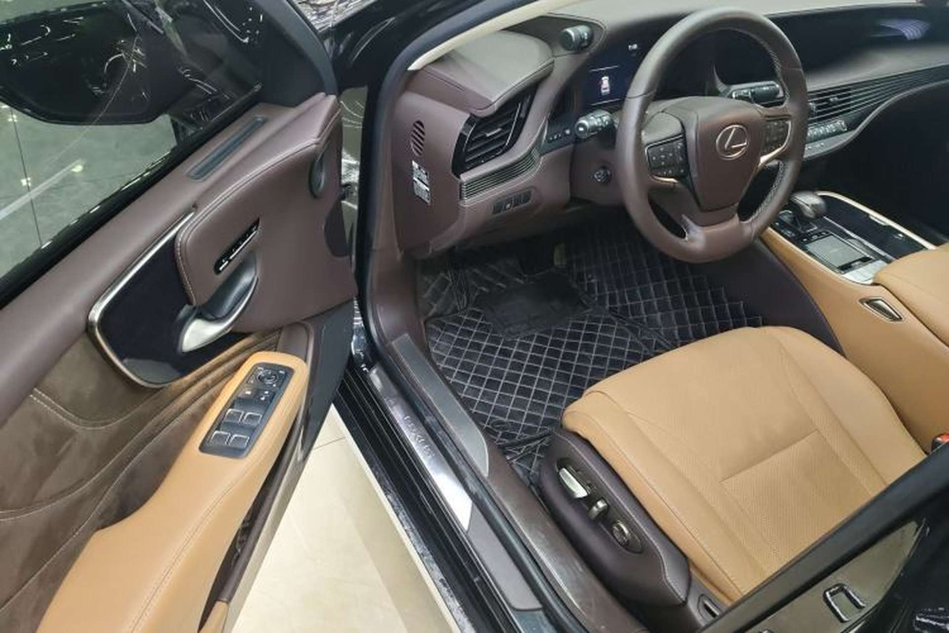 Used Lexus LS 2020 500h Excellence Edition China VI standard Driver Seat