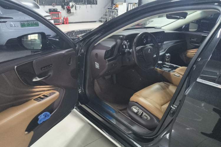 Used Lexus LS 2020 500h Excellence Edition China VI standard Driver Seat