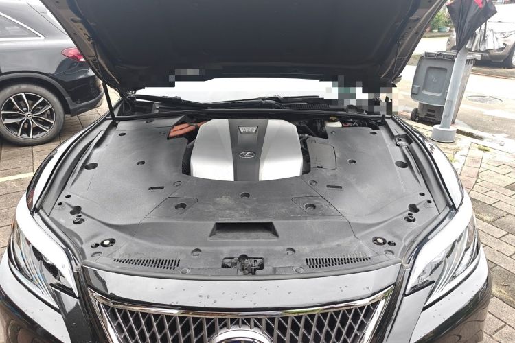 Used Lexus LS 2020 500h Luxury Edition China VI Standard Engine Bay