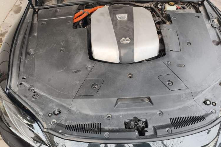 Used Lexus LS 2020 500h Excellence Edition China VI standard Engine Bay
