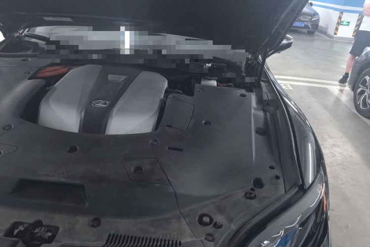 Used Lexus LS 2020 500h Executive Version China VI Standard Engine Bay Left