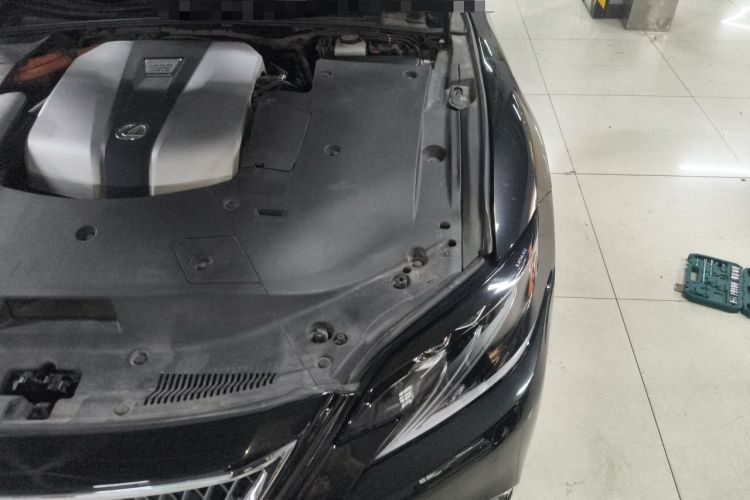 Used Lexus LS 2020 500h Excellence Edition China VI standard Engine Bay Left