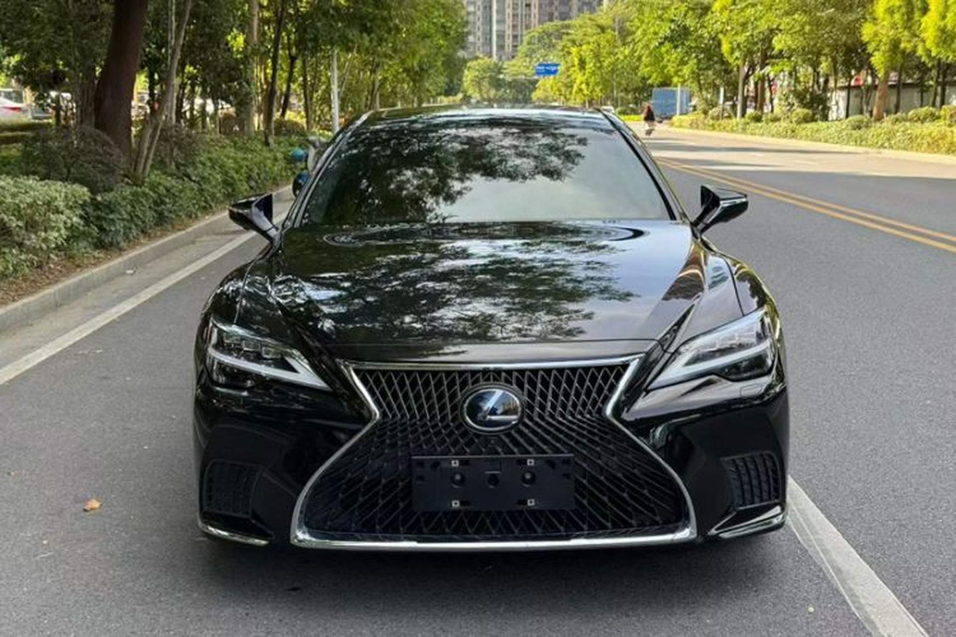 Used Lexus LS 2020 350 Luxury Edition China VI Standard Exterior 1