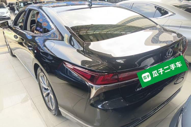 Used Lexus LS 2020 500h Excellence Edition China VI standard Exterior 2