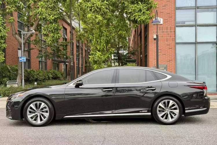 Used Lexus LS 2020 500h Excellence Edition China VI standard Exterior 2