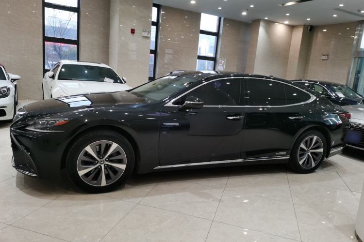 Used Lexus LS 2020 500h Excellence Edition China VI standard Exterior 3