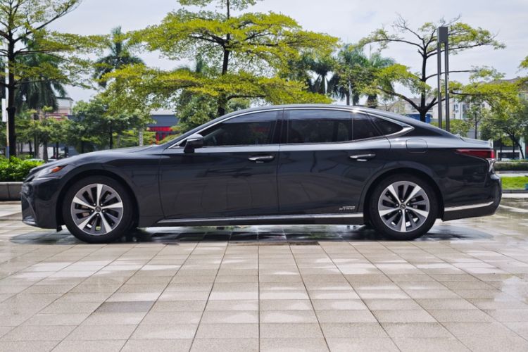 Used Lexus LS 2020 500h Excellence Edition China VI standard Exterior 9