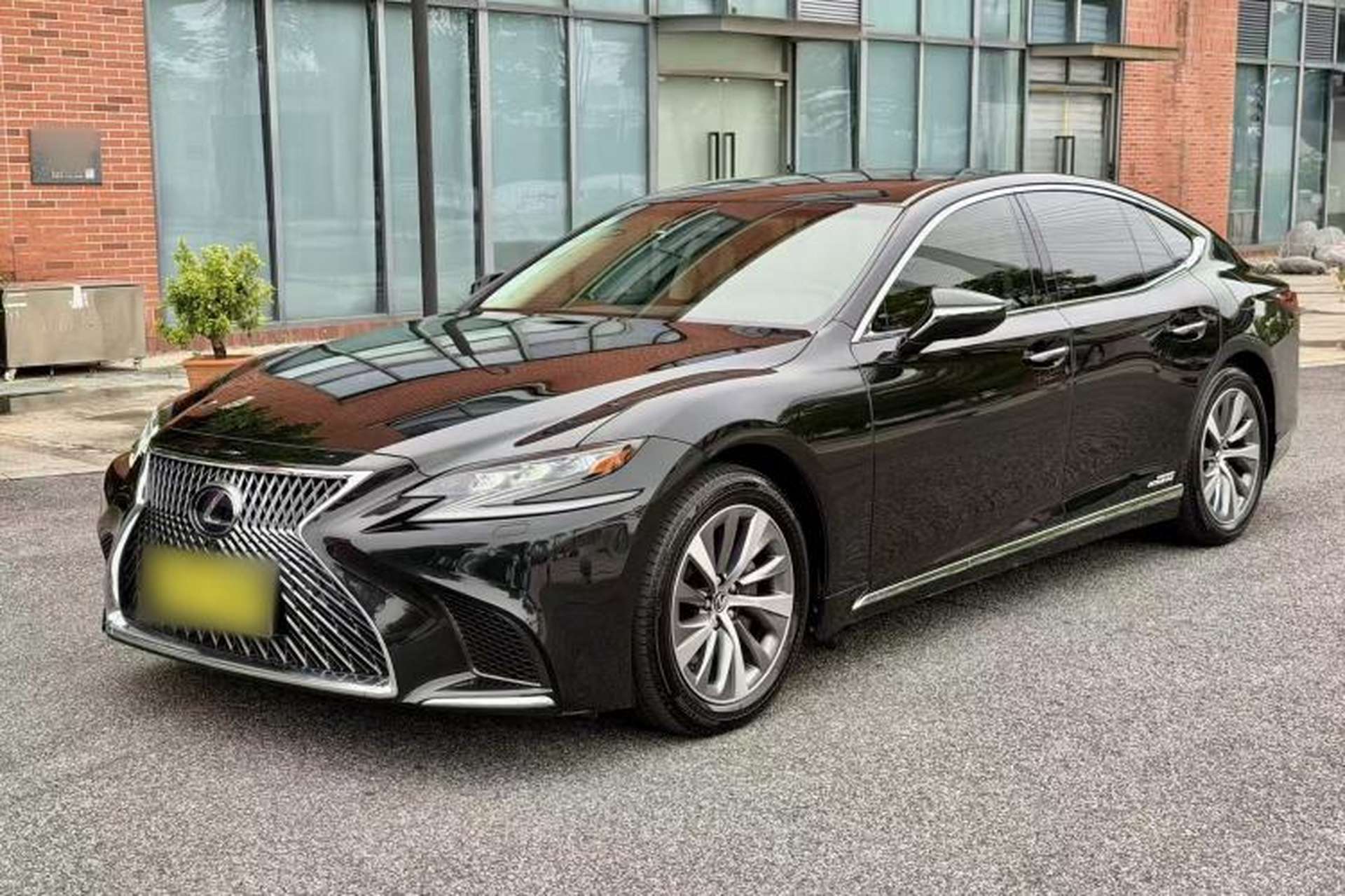 Used Lexus LS 2020 500h Excellence Edition China VI standard Front Left 45 Deg