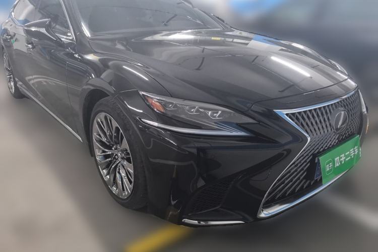 Used Lexus LS 2020 500h Executive Version China VI Standard Front Right 45 Deg