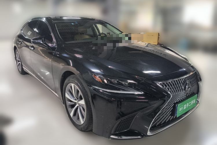 Used Lexus LS 2020 500h Excellence Edition China VI standard Front Right 45 Deg