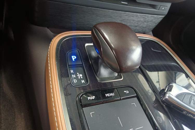 Used Lexus LS 2020 500h Excellence Edition China VI standard Gear Lever