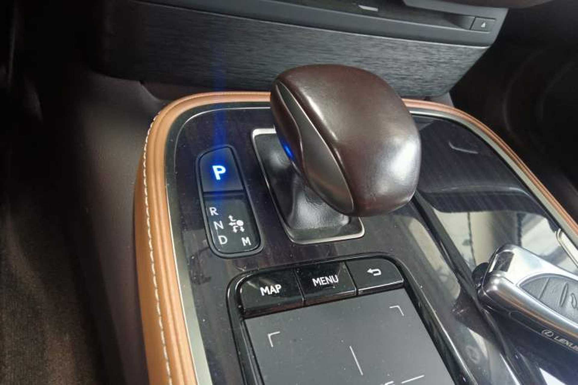 Used Lexus LS 2020 500h Excellence Edition China VI standard Gear Lever
