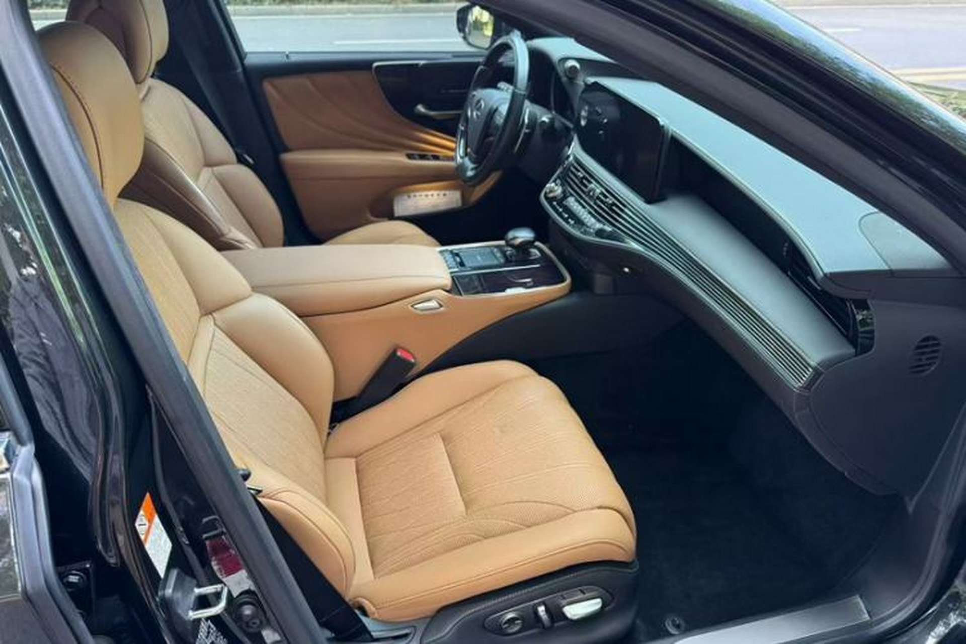 Used Lexus LS 2020 350 Luxury Edition China VI Standard Interior 1