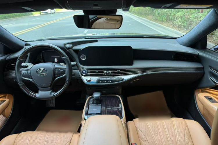 Used Lexus LS 2020 350 Luxury Edition China VI Standard Interior 2
