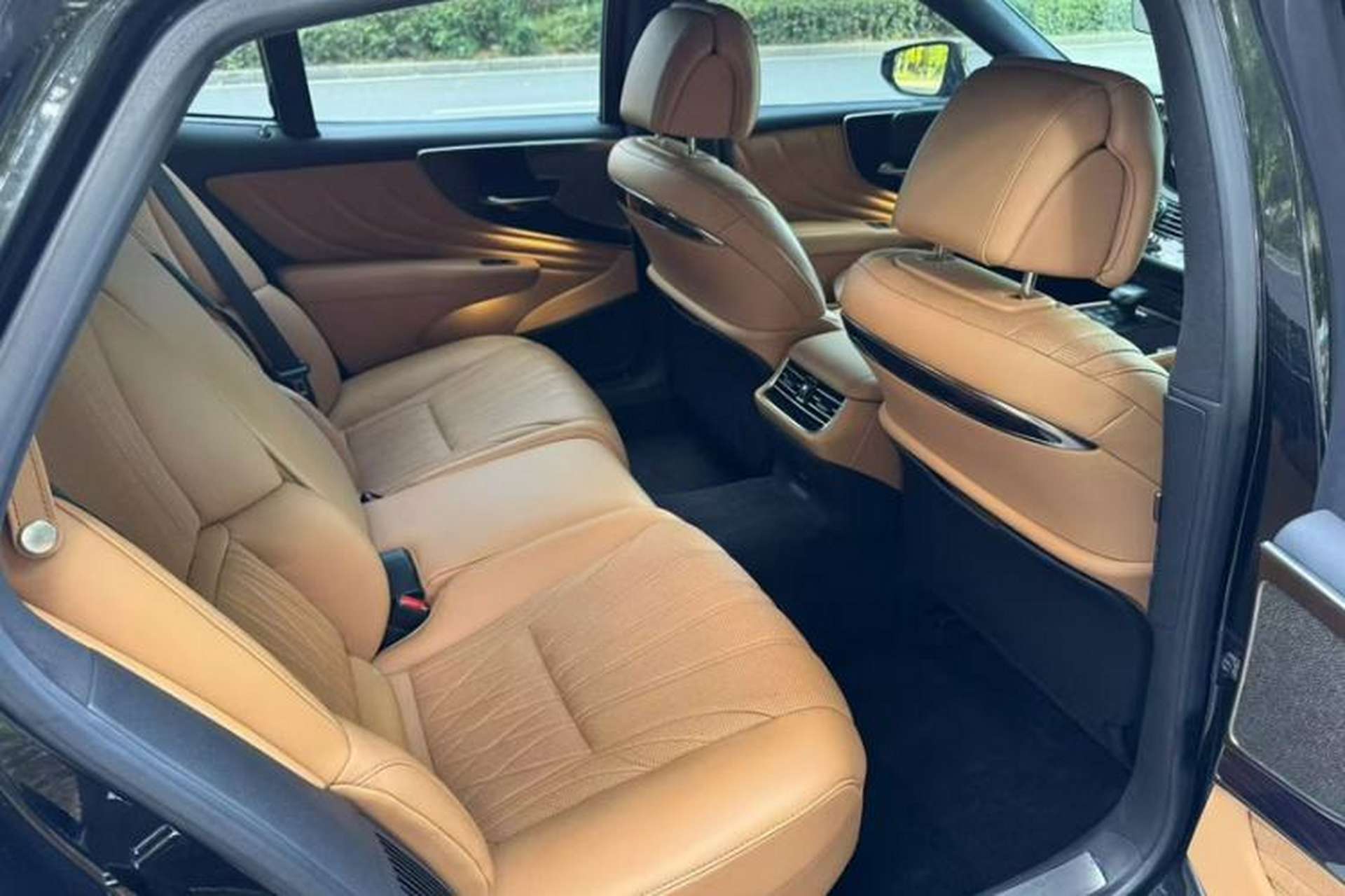 Used Lexus LS 2020 350 Luxury Edition China VI Standard Interior 3