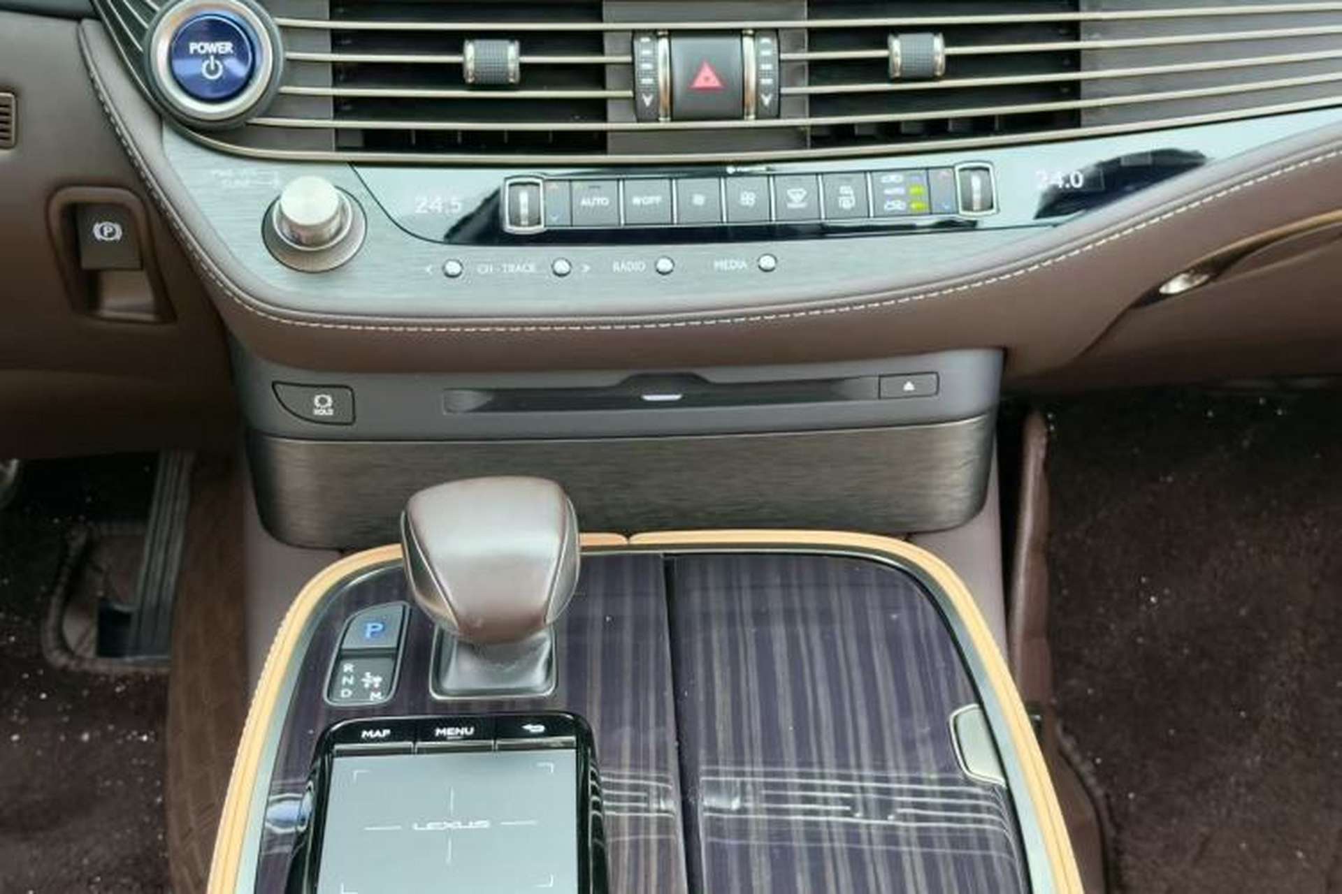 Used Lexus LS 2020 500h Excellence Edition China VI standard Interior 3