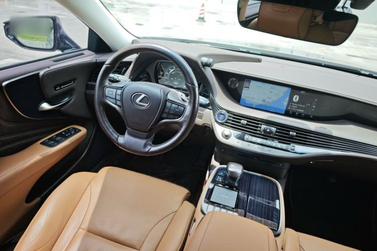 Used Lexus LS 2020 500h Excellence Edition China VI standard Interior 3