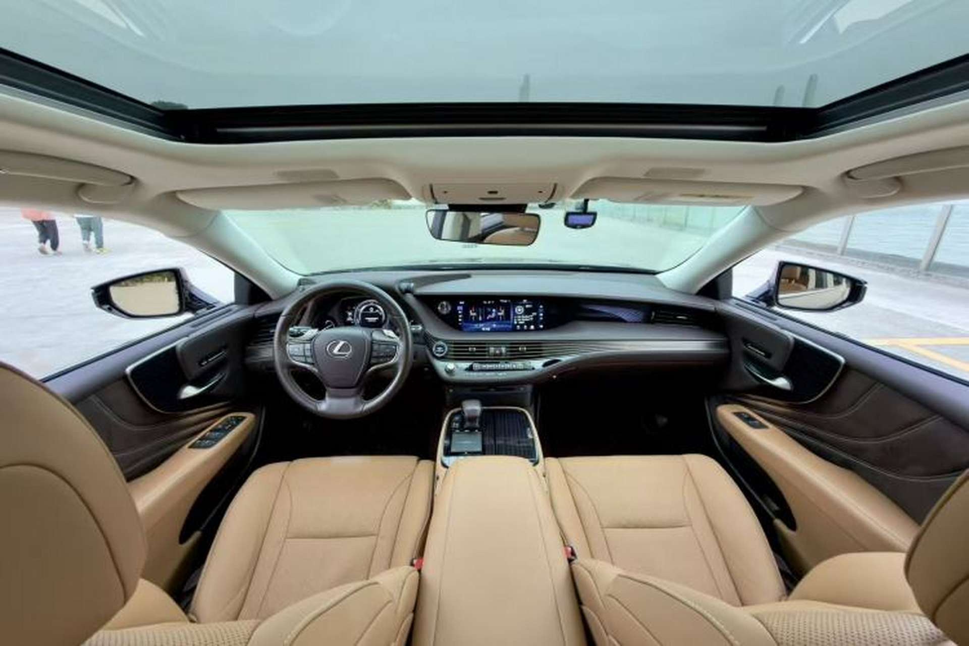 Used Lexus LS 2020 500h Excellence Edition China VI standard Interior 4