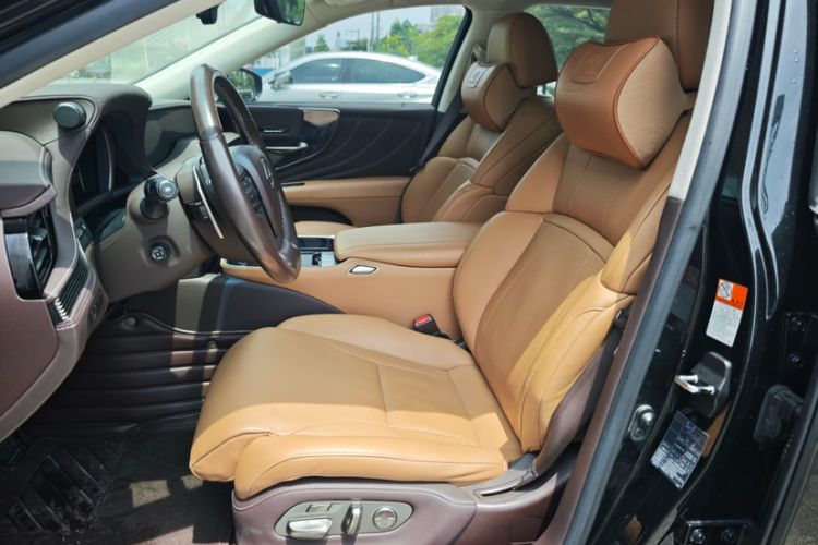 Used Lexus LS 2020 500h Excellence Edition China VI standard Interior 5