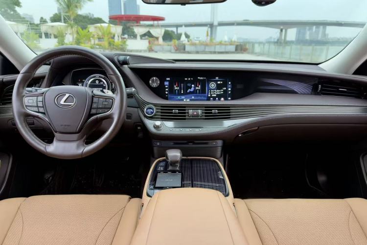 Used Lexus LS 2020 500h Excellence Edition China VI standard Interior 5