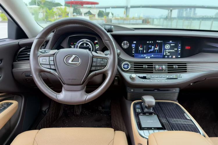 Used Lexus LS 2020 500h Excellence Edition China VI standard Interior 7