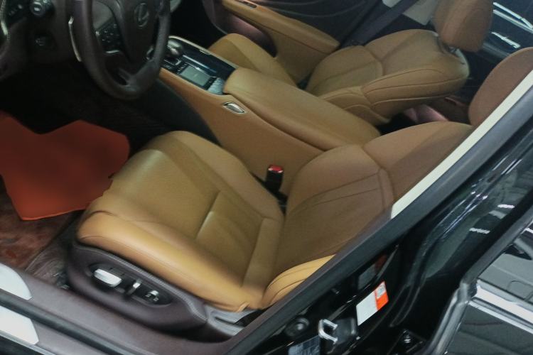 Used Lexus LS 2020 500h Excellence Edition China VI standard Left Front Seat