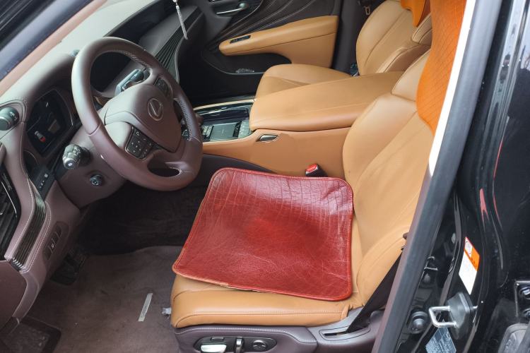 Used Lexus LS 2020 500h Excellence Edition China VI standard Left Front Seat