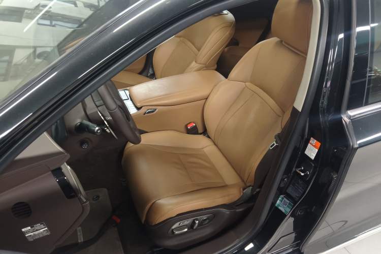 Used Lexus LS 2020 500h Excellence Edition China VI standard Left Front Seat