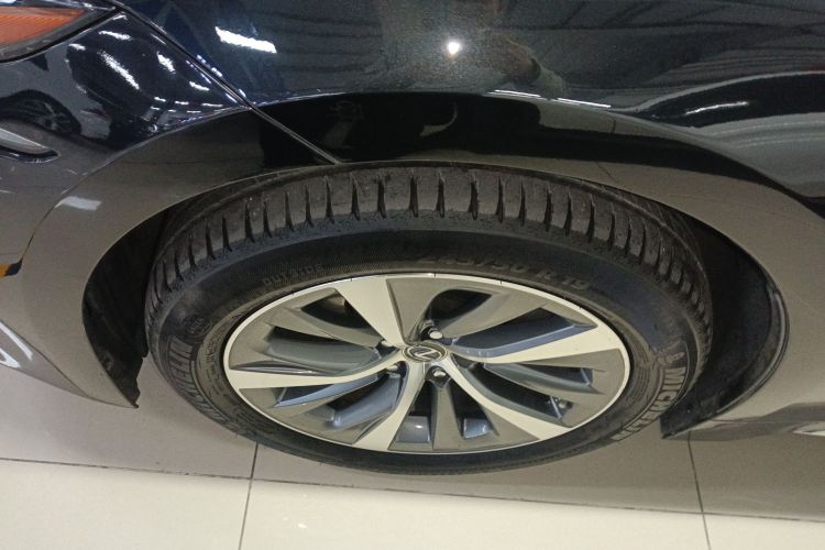 Used Lexus LS 2020 500h Excellence Edition China VI standard Left Front Wheel Hub