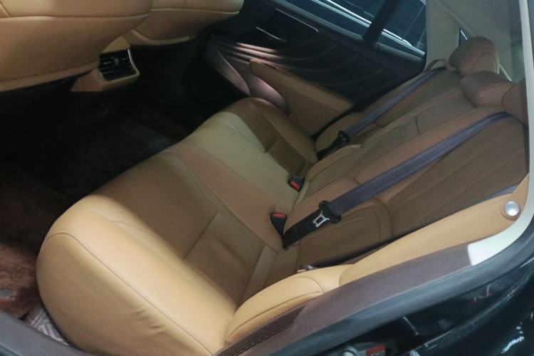 Used Lexus LS 2020 500h Excellence Edition China VI standard Left Rear Seat
