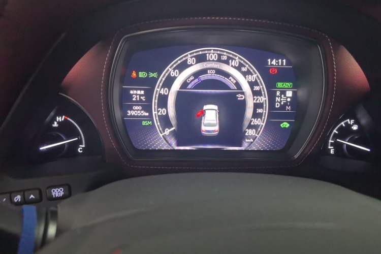 Used Lexus LS 2020 500h Executive Version China VI Standard Odometer Close Up