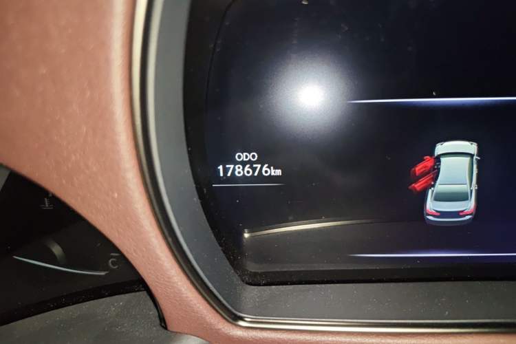 Used Lexus LS 2020 500h Excellence Edition China VI standard Odometer Close Up