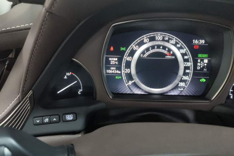 Used Lexus LS 2020 500h Excellence Edition China VI standard Odometer Close Up
