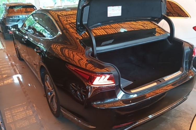 Used Lexus LS 2020 500h Excellence Edition China VI standard Rear Left 45 Deg