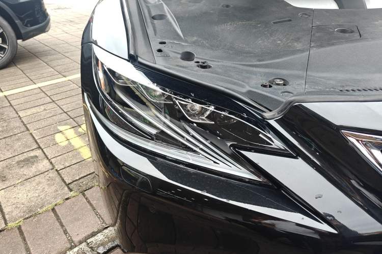 Used Lexus LS 2020 500h Luxury Edition China VI Standard Right Front Headlight