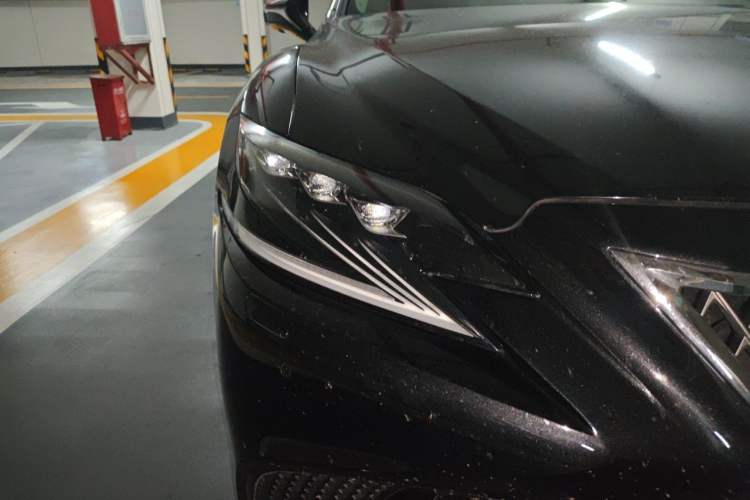 Used Lexus LS 2020 500h Excellence Edition China VI standard Right Front Headlight
