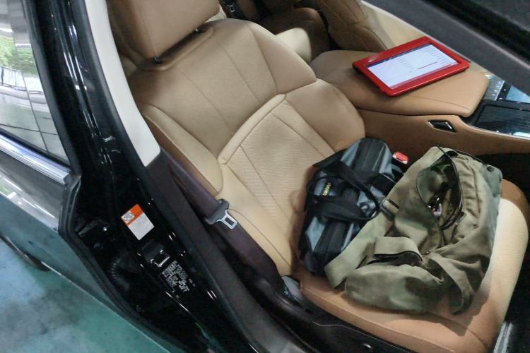 Used Lexus LS 2020 500h Excellence Edition China VI standard Right Front Seat