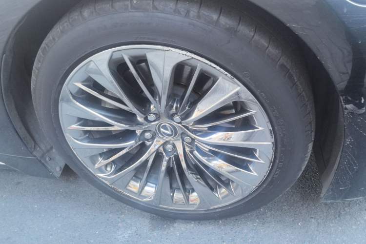 Used Lexus LS 2020 500h Luxury Edition China V Standard Right Front Wheel Hub