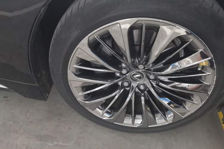Used Lexus LS 2020 500h Executive Version China VI Standard Right Front Wheel Hub