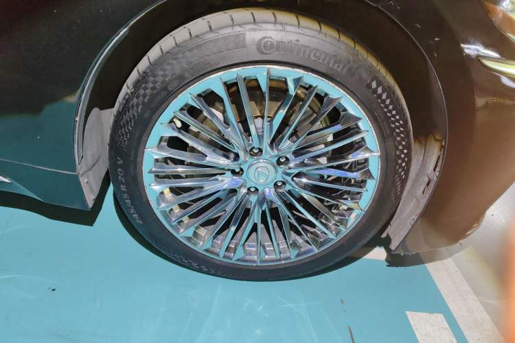 Used Lexus LS 2020 500h Excellence Edition China VI standard Right Front Wheel Hub