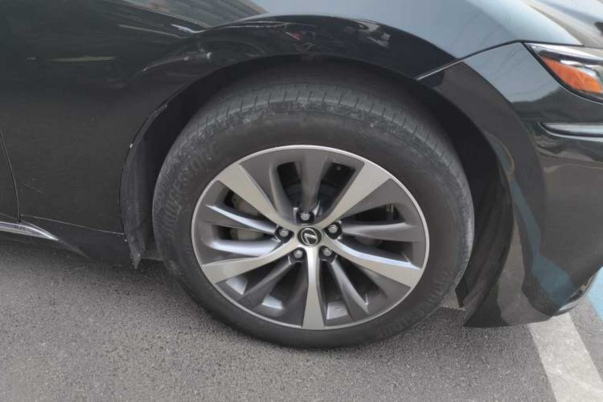 Used Lexus LS 2020 500h Excellence Edition China VI standard Right Front Wheel Hub