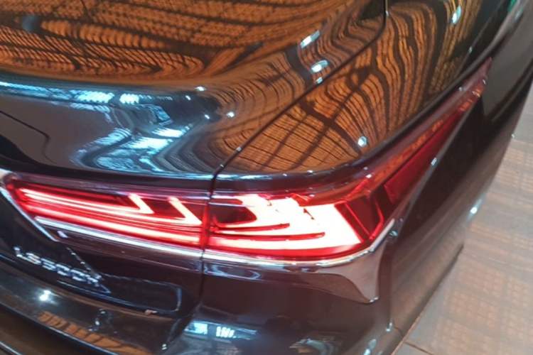 Used Lexus LS 2020 500h Excellence Edition China VI standard Right Rear Taillight