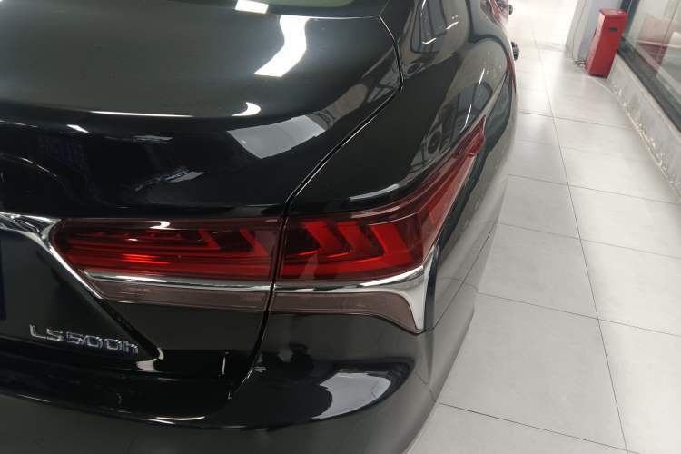 Used Lexus LS 2020 500h Excellence Edition China VI standard Right Rear Taillight