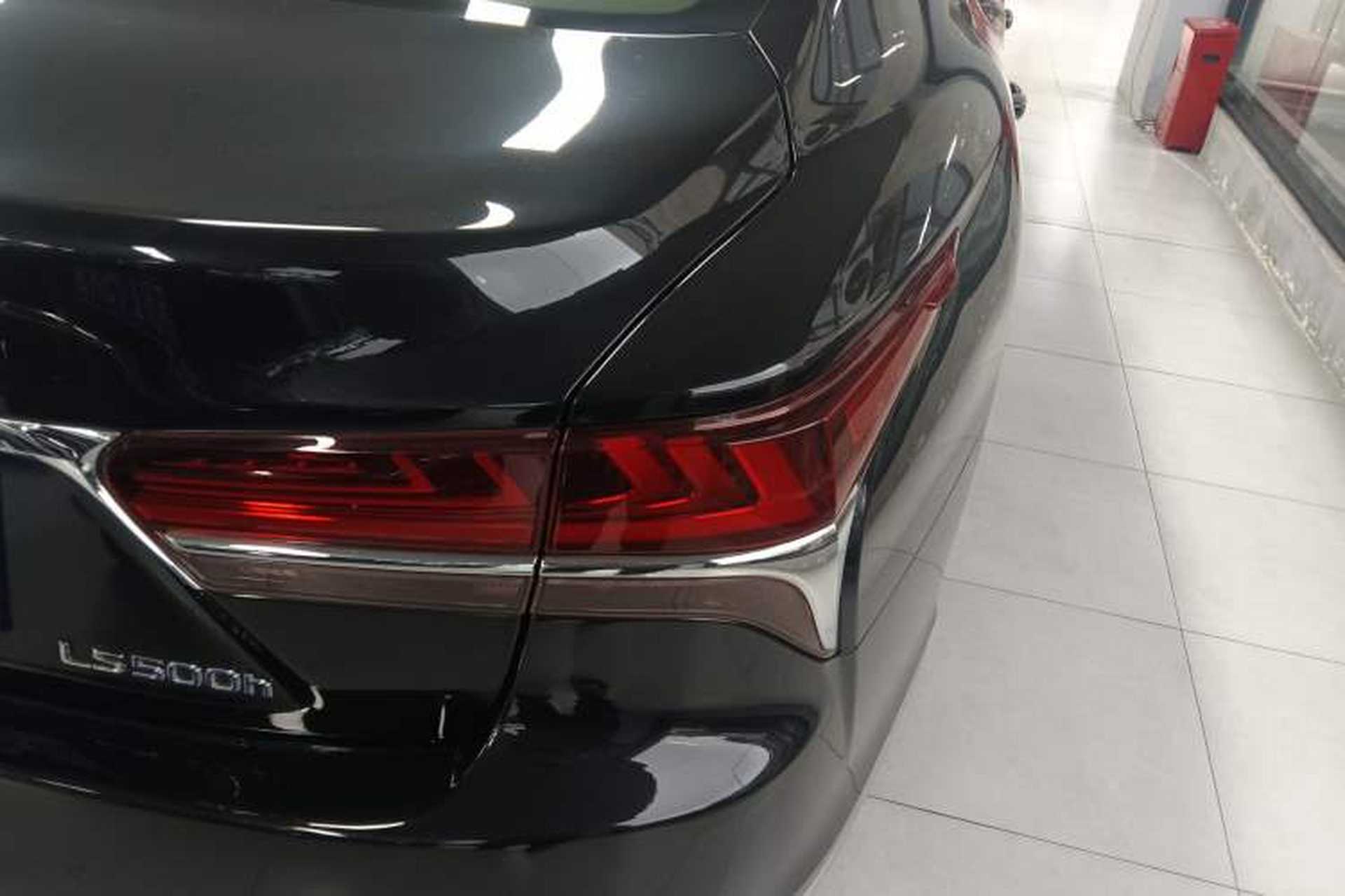 Used Lexus LS 2020 500h Excellence Edition China VI standard Right Rear Taillight