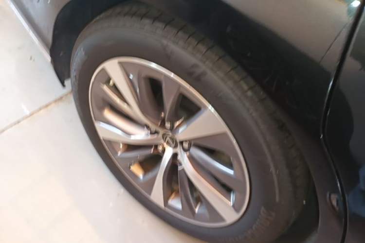 Used Lexus LS 2020 500h Excellence Edition China VI standard Right Rear Wheel Hub