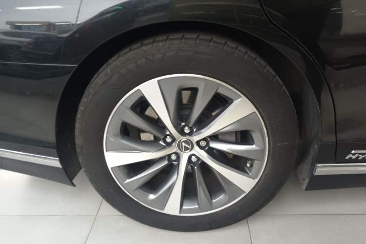 Used Lexus LS 2020 500h Excellence Edition China VI standard Right Rear Wheel Hub