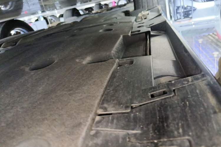 Used Lexus LS 2020 500h Excellence Edition China VI standard Right Side Sill