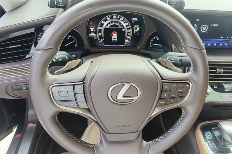 Used Lexus LS 2020 500h Excellence Edition China VI standard Steering Wheel